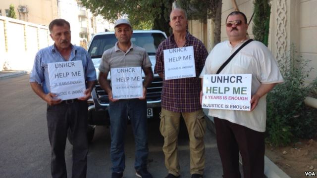 Иранские эмигранты провели акцию протеста в Баку