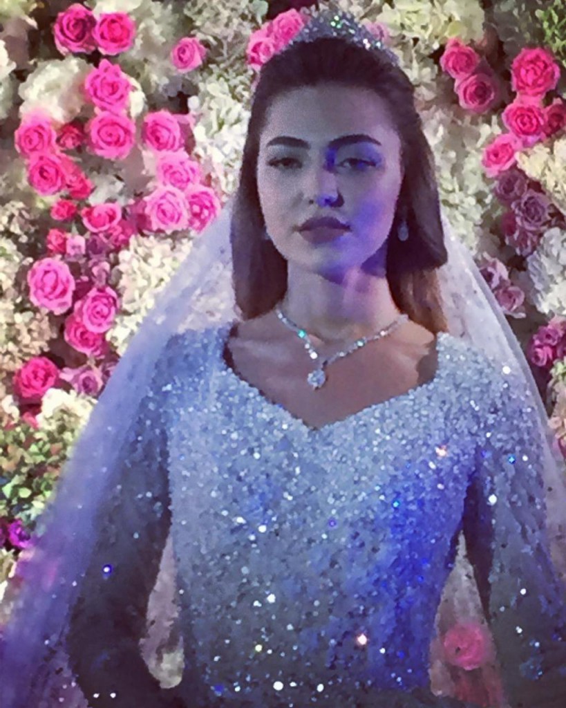 А вот и красавица невеста, Хадижа. #свадьбаГуцериевых Фото: ainaimb