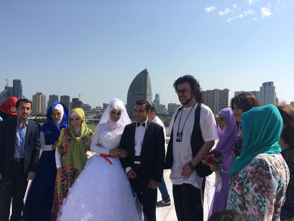 Филипп Киркоров заговорил по-азербайджански в Баку 6 Фото: L!FE Филипп Киркоров встретил азербайджанскую свадьбу