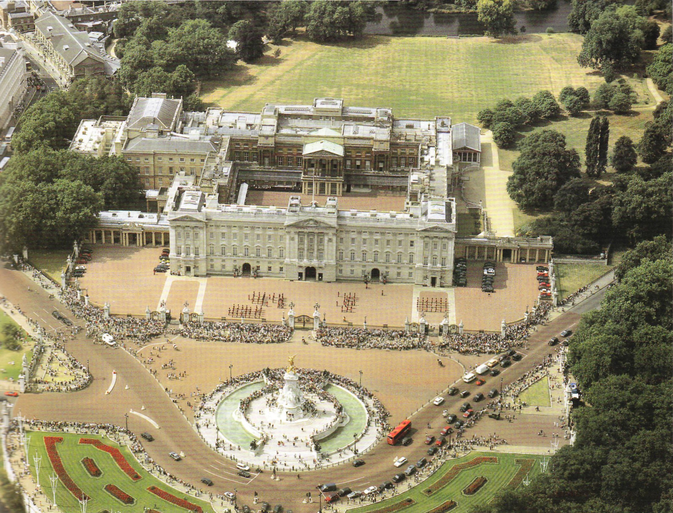 Buckingham_Palace