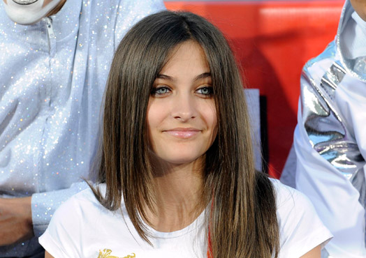 Дочь Майкла Джексона делает педикюр Маколею Калкину 2 1_Paris_JACKSon