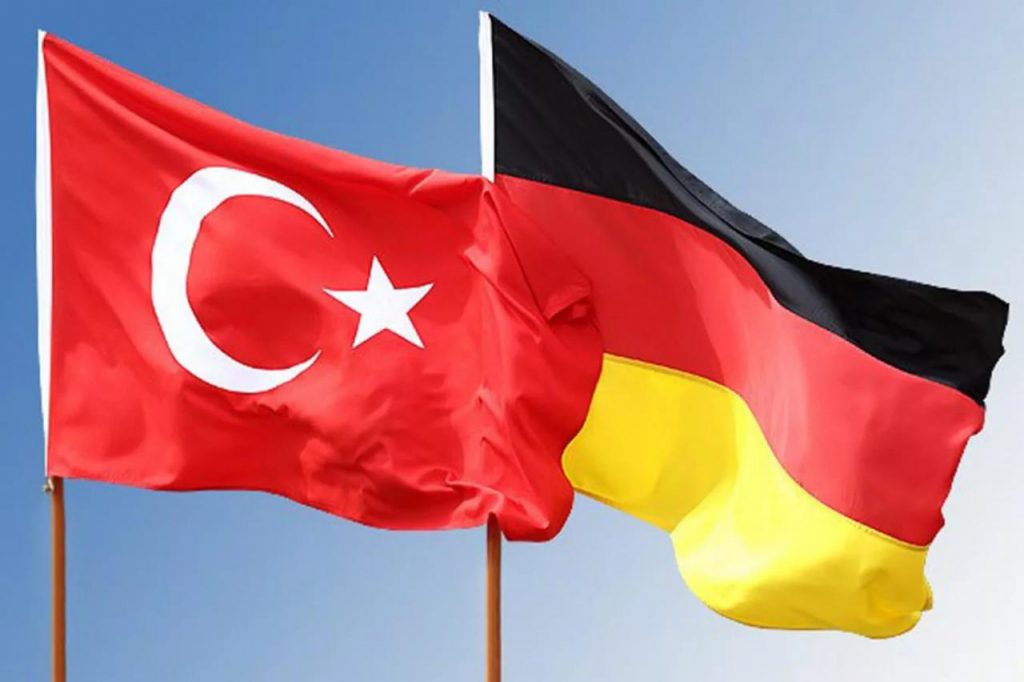 Главы МИД Турции и Германии обсудили двусторонние отношения
