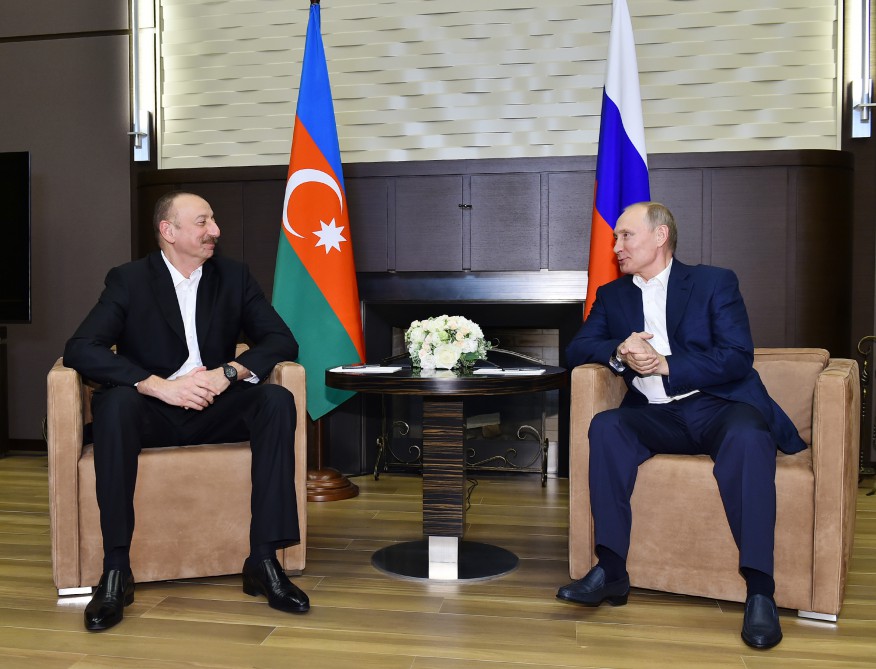 Путин на встрече с Ильхамом Алиевым рассчитывает решить все проблемы
