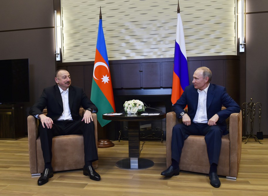 Путин на встрече с Ильхамом Алиевым рассчитывает решить все проблемы