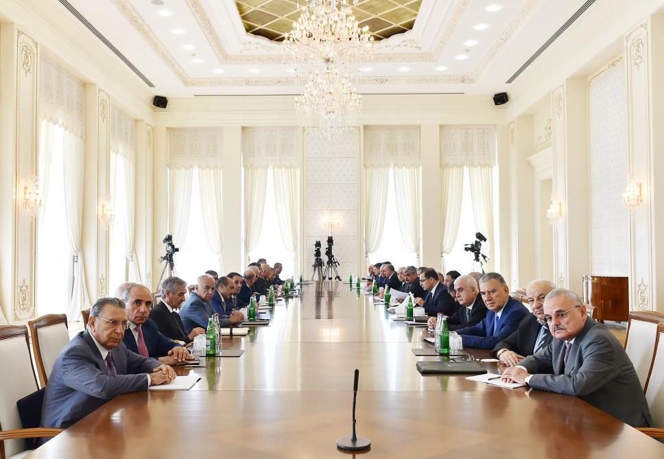Ильхам Алиев провел заседание Кабмина