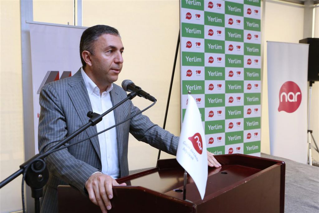 Nar вручил подарки абитуриентам, показавшим самые высокие результаты на вступительных экзаменах