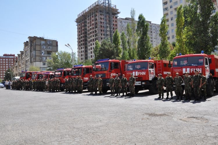Спасатели МЧС Азербайджана отправились в Грузию