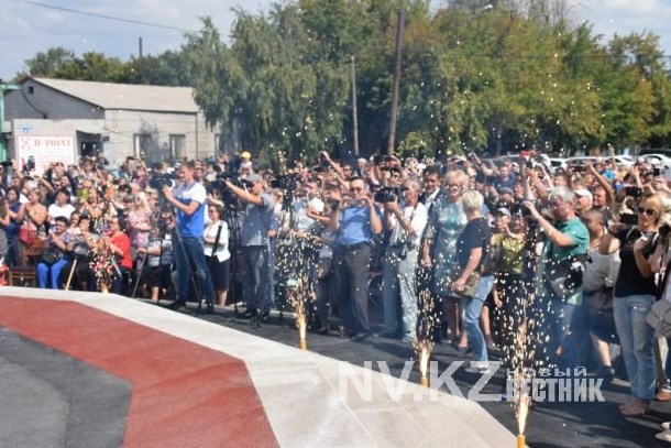 В Караганде состоялось открытие памятника Цою