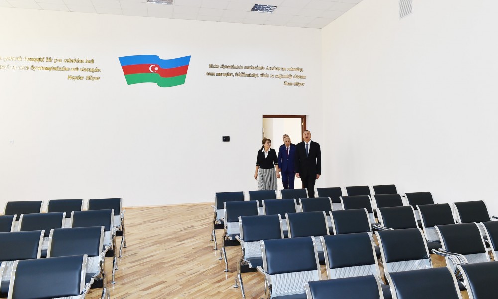 Ильхам Алиев посетил школы в Сабаильском районе