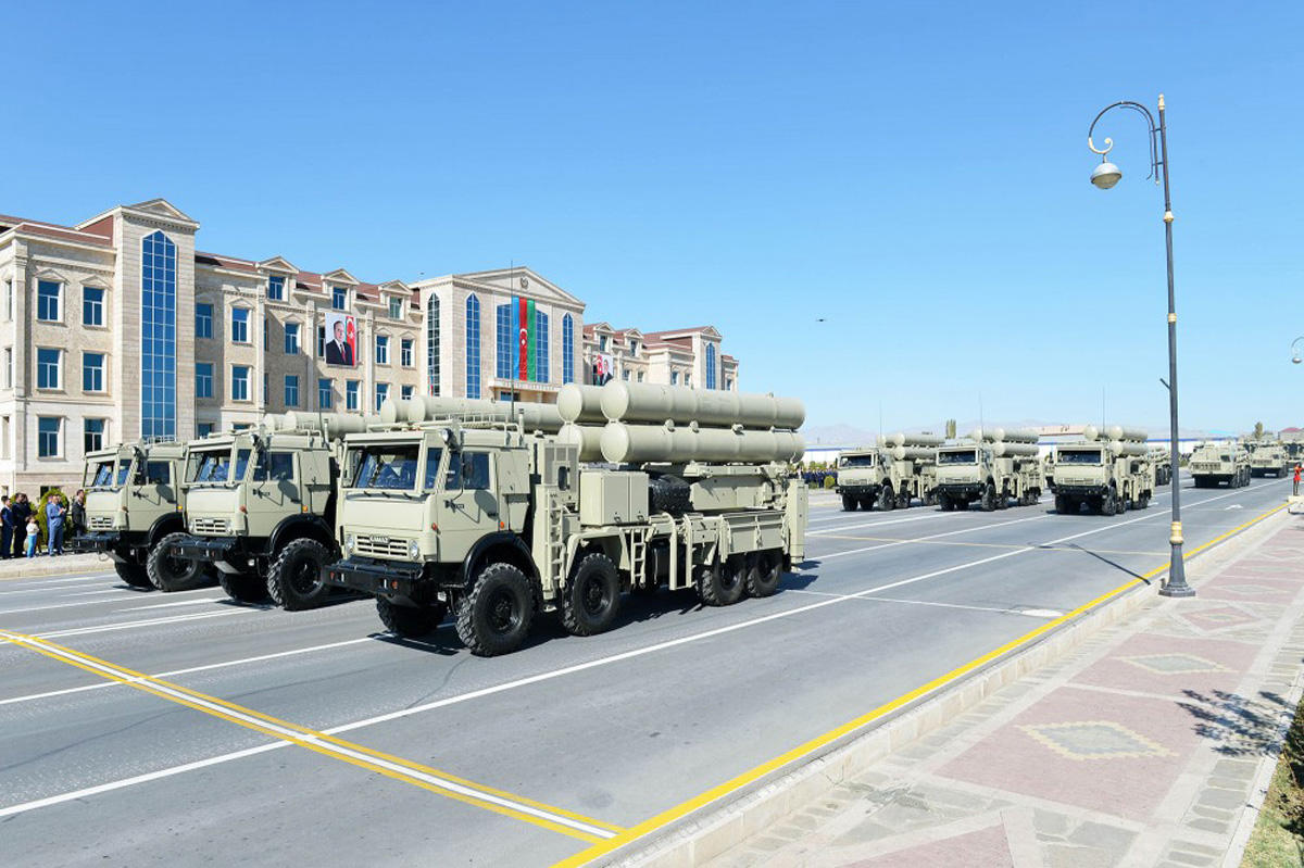 В Нахчыване прошел военный парад