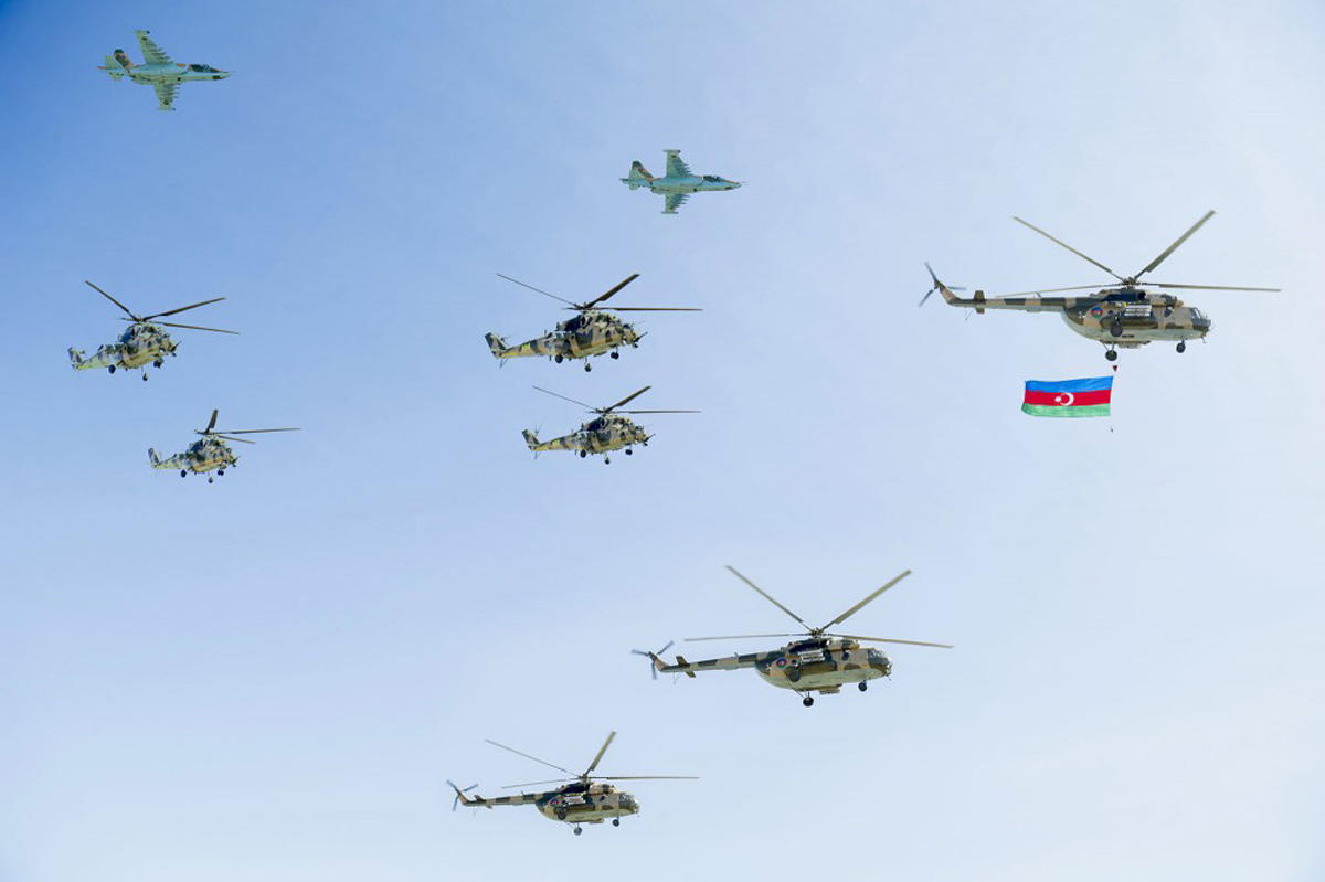 В Нахчыване прошел военный парад