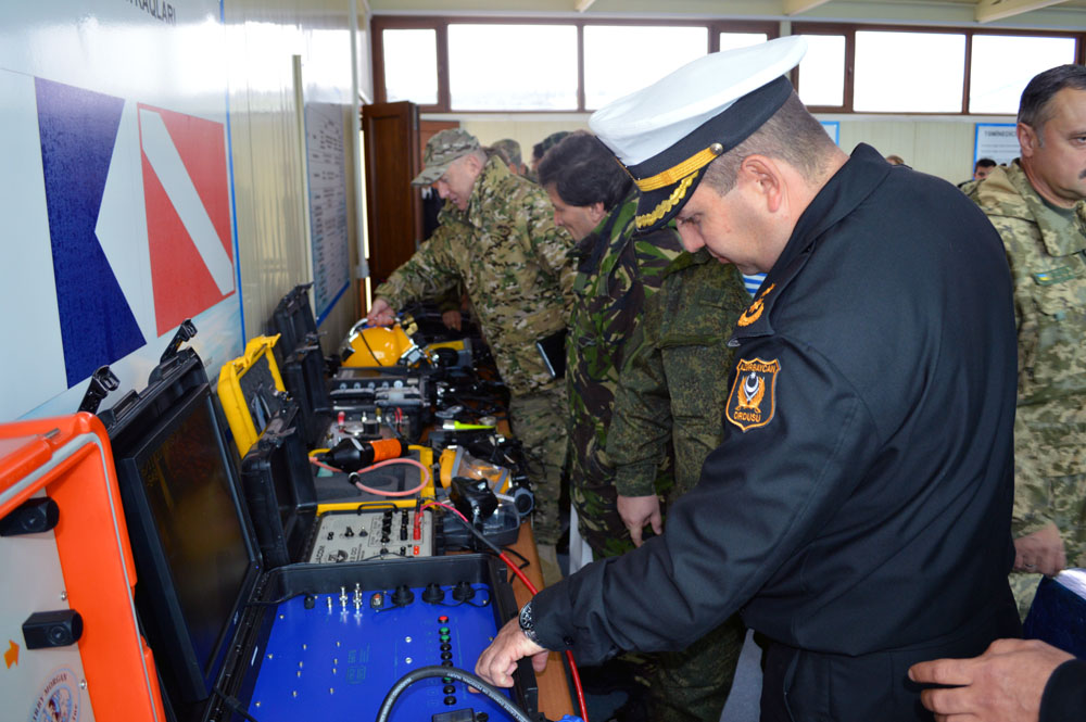 Военные атташе посетили часть ВМС Азербайджана