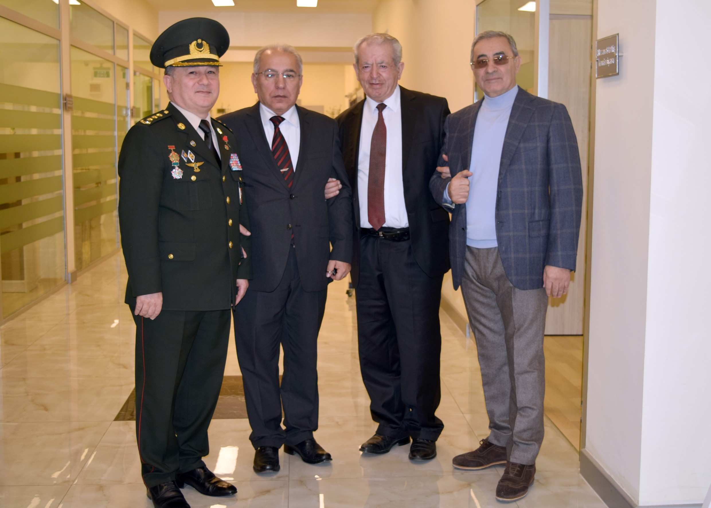 Профессор Ильхам Рагимов получил награду 6 Профессор Ильхам Рагимов получил награду