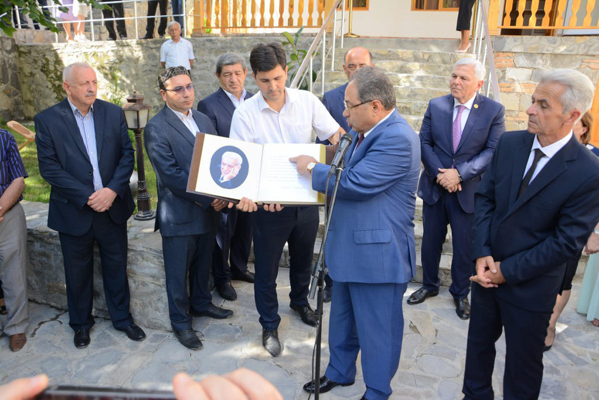 В Шеки состоялась церемония открытия Дома-музея Бахтияра Вахабзаде 6 В Шеки состоялась церемония открытия Дома-музея Бахтияра Вахабзаде