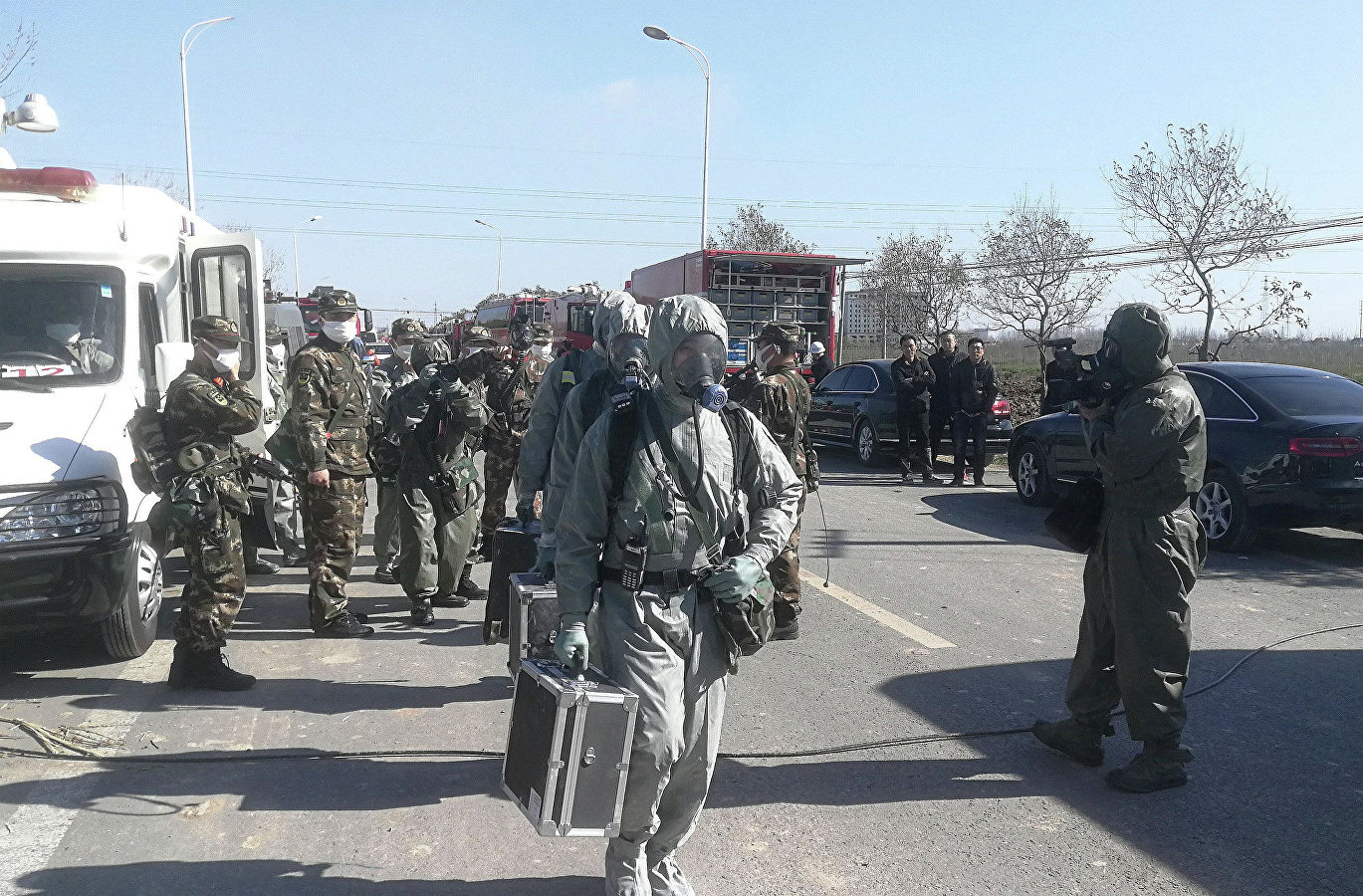В пригороде Пекина горит лес. К тушению пожара привлечены более 900 человек 2 В пригороде Пекина горит лес. К тушению пожара привлечены более 900 человек