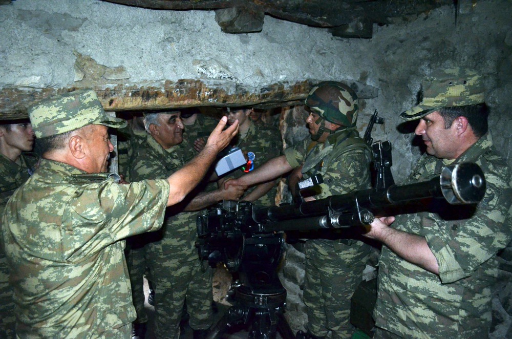 UNEC инициировал акцию моральной поддержки азербайджанской армии 10 UNEC инициировал акцию моральной поддержки азербайджанской армии