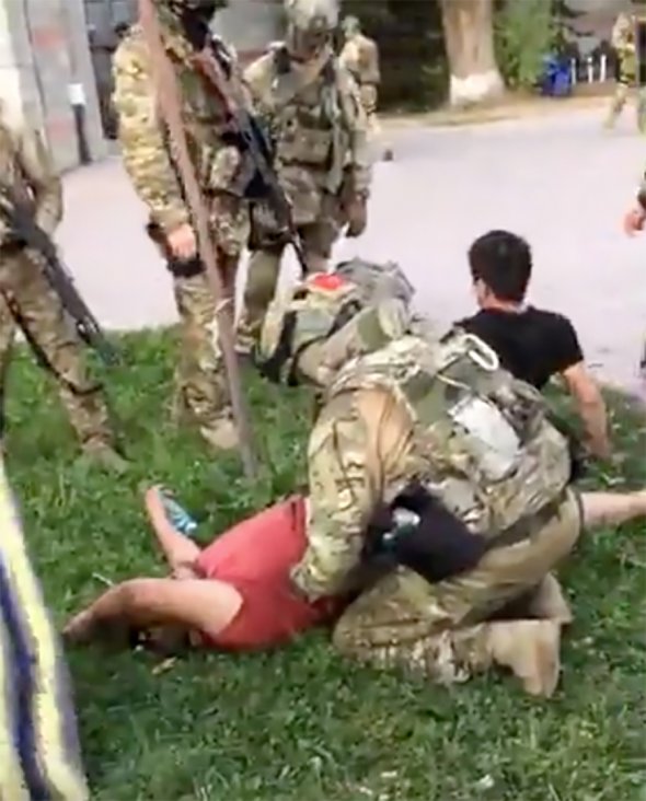 В Кыргызстане началась операция по задержанию Атамбаева 8 В Кыргызстане началась операция по задержанию Атамбаева