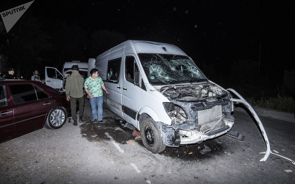 Жестокое противостояние в резиденции Атамбаева в фотографиях 8 Жестокое противостояние в резиденции Атамбаева в фотографиях