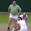 tenis-macina-dahil-olan-erkek-taraftar-etek-giyince-ingiltere-ye-malzeme-oldu-702x336