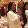 kylie-jenner-karnini-sakliyor--9937703
