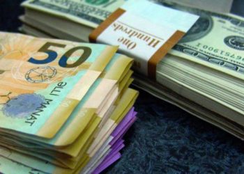 Доллар и евро подорожали к манату 1 Доллар и евро подорожали к манату