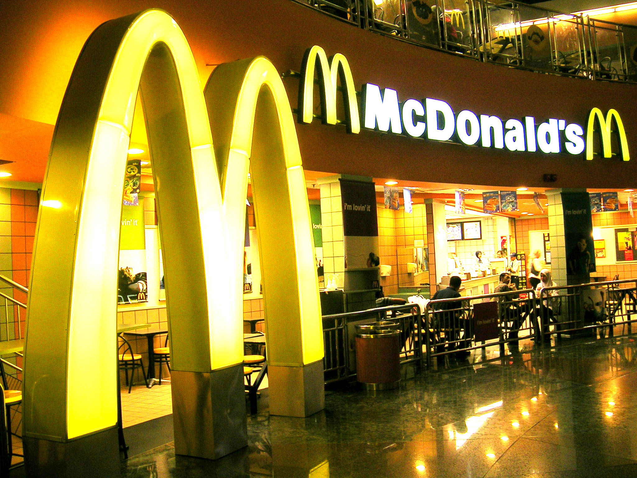McDonald’s убрал из меню салаты из-за массового отравления
