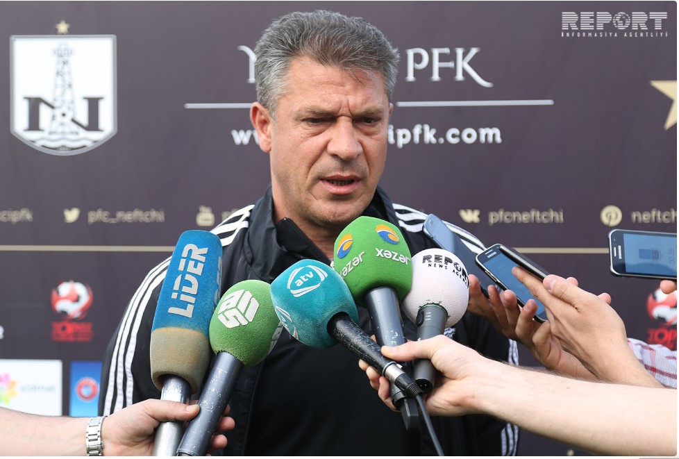 Главный тренер "Нефтчи" госпитализирован