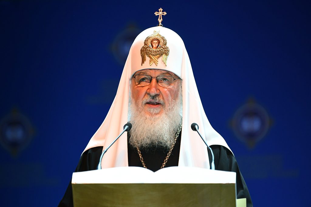 Патриарх Кирилл призвал запретить микрокредиты в России
