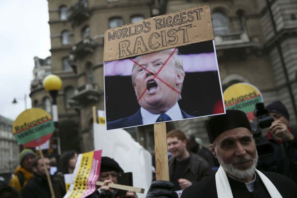 Участникам протестов против Трампа предлагают $2,5 тыс. в месяц