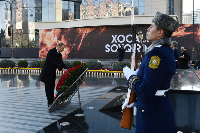 Президент посетил памятник «Ходжалы»