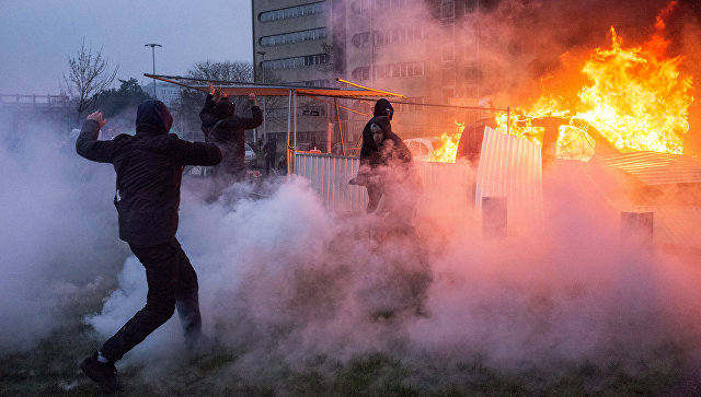 В ходе протестов противников Ле Пен в Нанте пострадали 13 полицейских