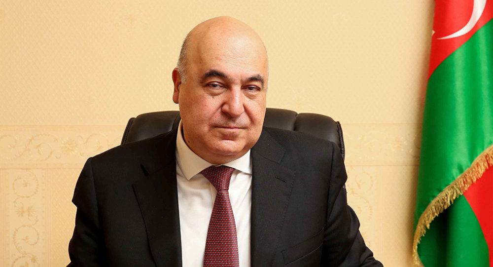 Чингиз Абдуллаев осудил акт вандализма в отношении памятника Мушвигу в Баку