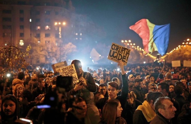 Жители Румынии вновь вышли на антиправительственные митинги