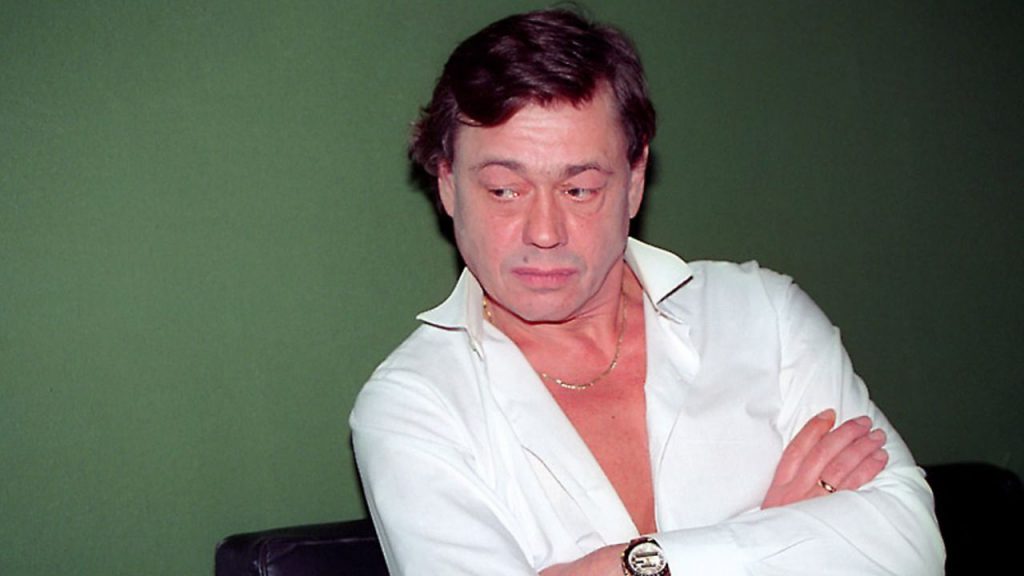 Караченцова выписали из больницы