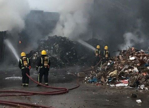 Сильный пожар произошёл на складе в Лондоне
