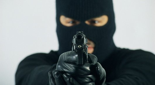 В Джалилабаде неизвестный в маске напал на автозаправочную станцию