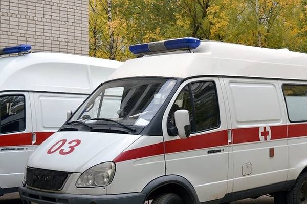 В Баку на остановке автобус сбил пассажира