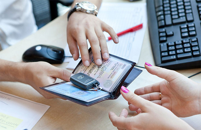 Названы страховые компании, которыми больше всего недовольны водители