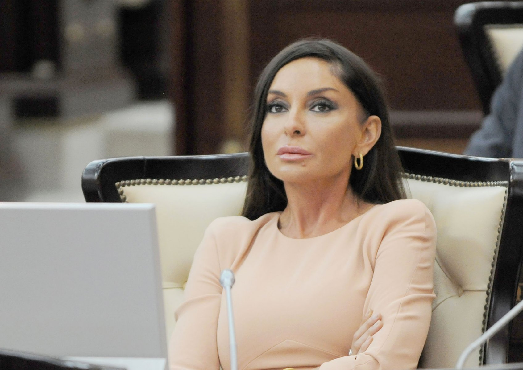 Мехрибан Алиева решила вопрос с кредитом шехида