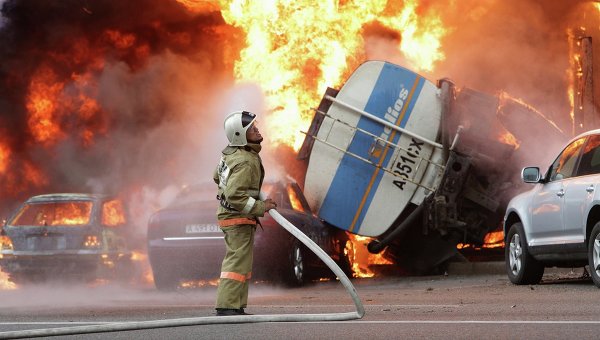 В Пакистане число жертв при возгорании бензовоза достигло 152