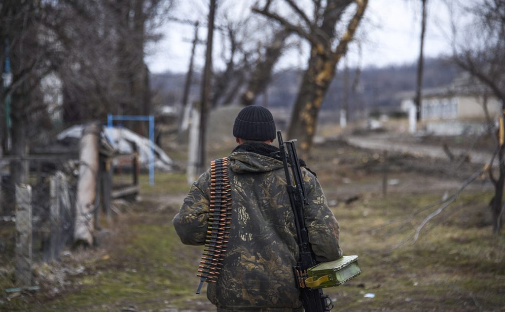 На востоке Украины взят в плен российский контрактник