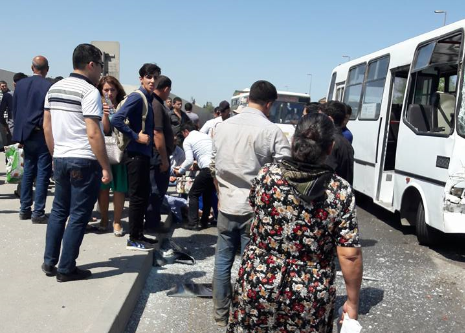 В Баку столкнулись пассажирские автобусы, есть пострадавшие