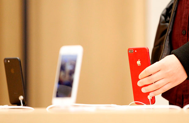 Apple предупредила инвесторов о замедлении темпов продаж iPhone