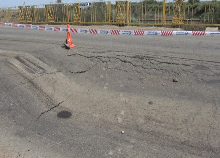 В Билясуваре просел мост