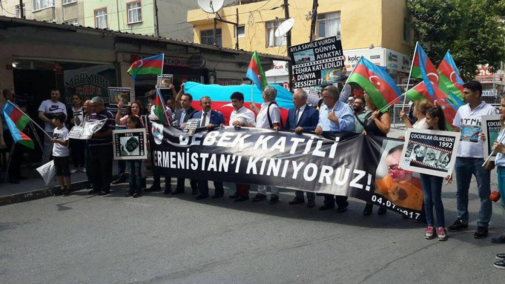В Стамбуле прошло шествие против армянской агрессии в Карабахе