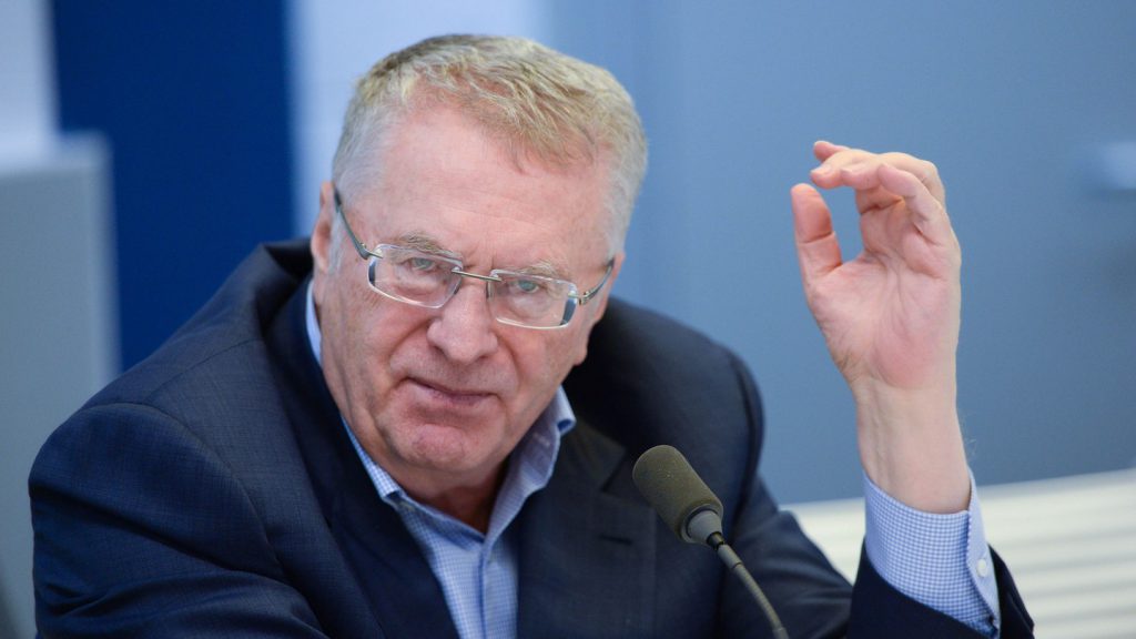 Жириновский передумал купаться с мужчинами