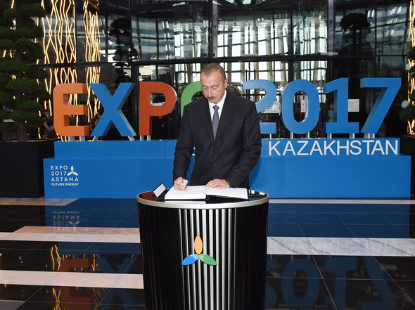 Ильхам Алиев ознакомился с павильоном Азербайджана на «Expo 2017 Astana»