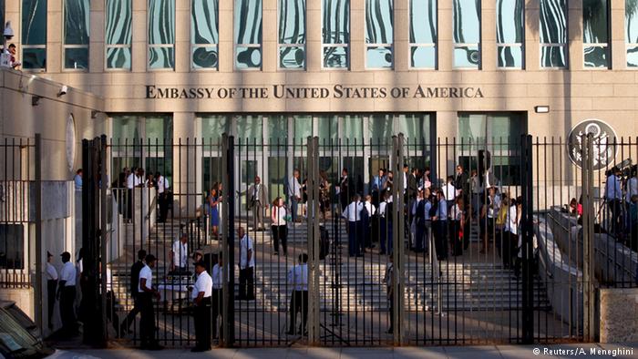 Почти 20 сотрудников посольства США лишились слуха на Кубе