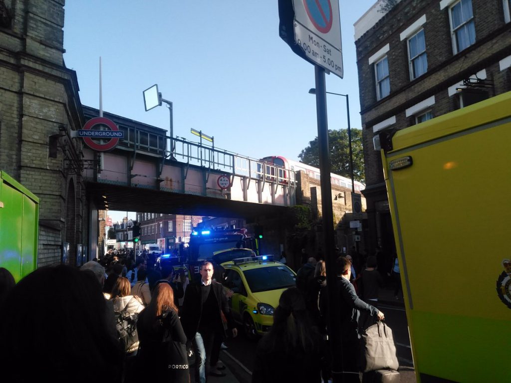 В метро Лондона прогремел взрыв
