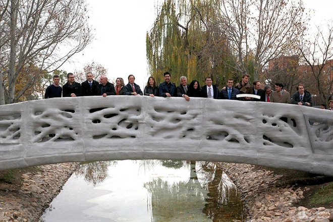 В Нидерландах открыли первый напечатанный на 3D-принтере мост